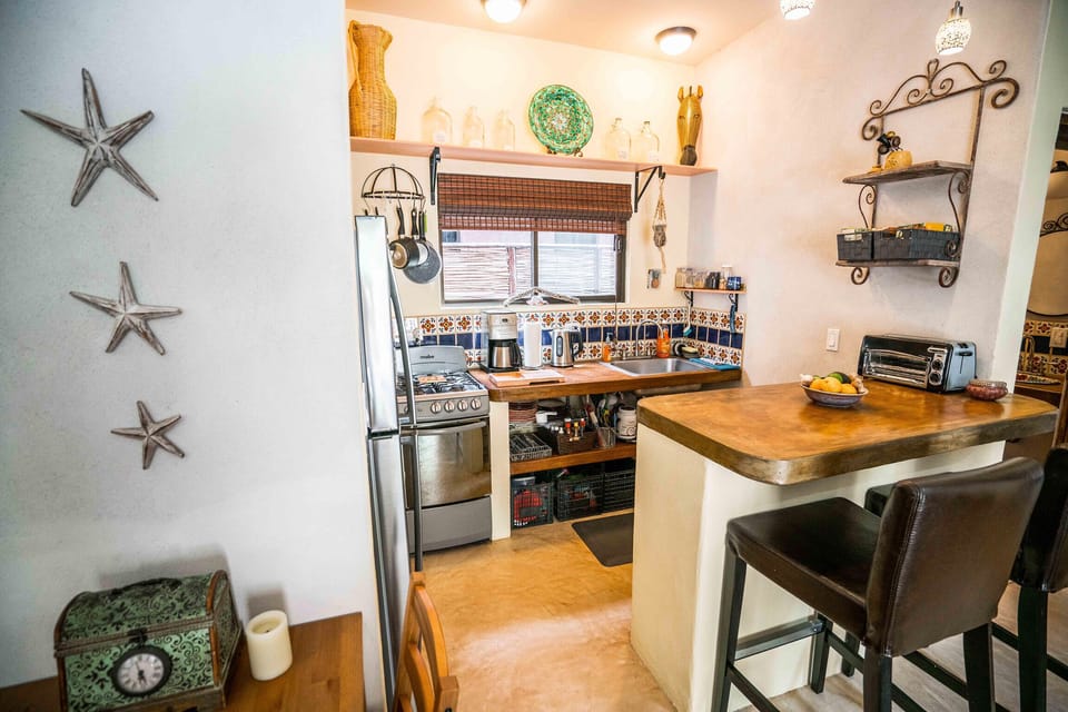 Fully equipped kitchen.