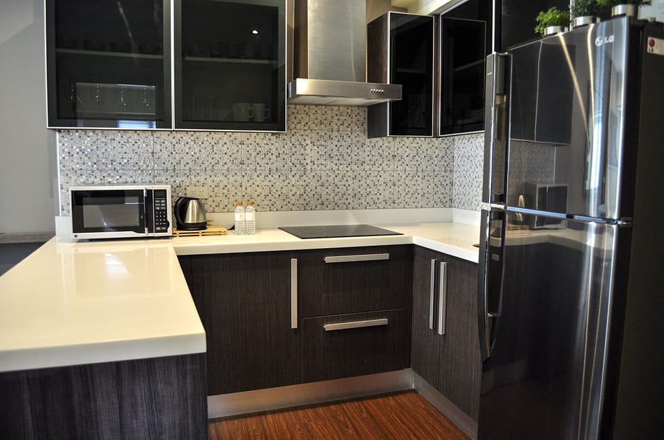 LUX Roomy 2-Bedroom @ Knightsbridge 2401