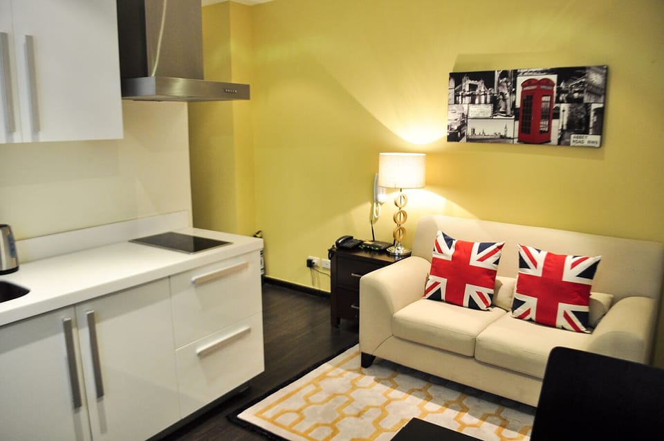 1 Bedroom + Internet @Knightsbridge5312B