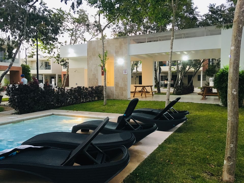 Common area with amazing pool and bbq area