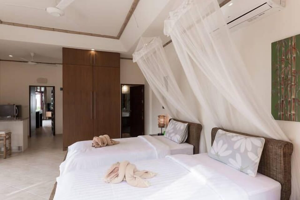 Wonderful 2BRM Villa with pool & gardens