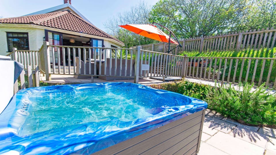 hot tub cottages devon