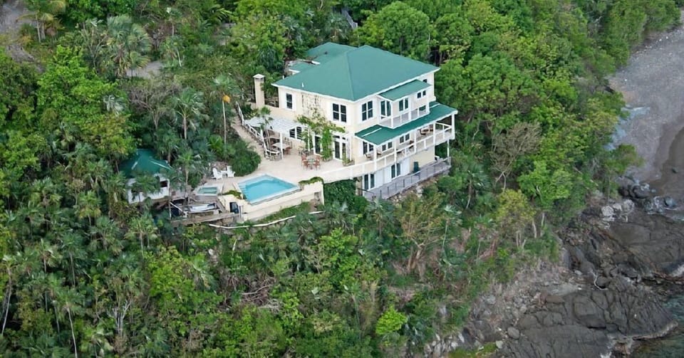  Edge of Paradise Villa
