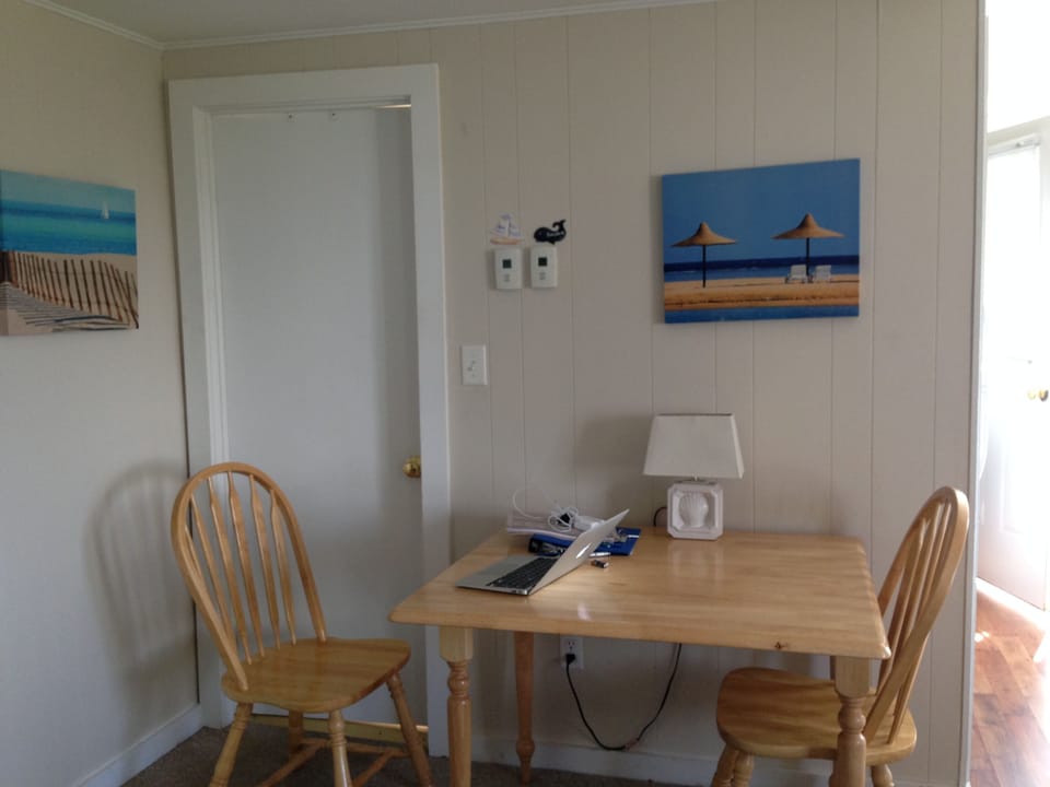 "Wooden Deck" main room