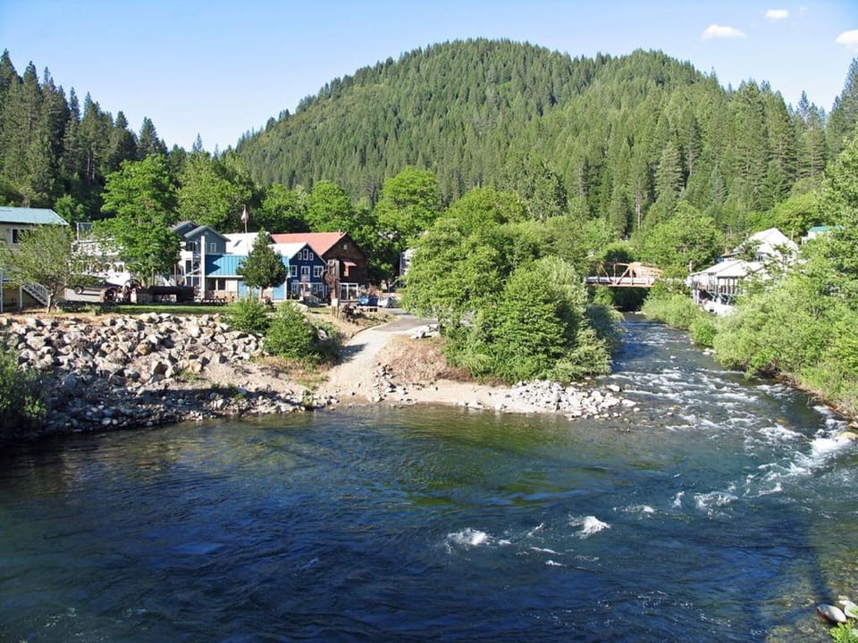 3 minute walk to this favorite spot for swimming and fishing!