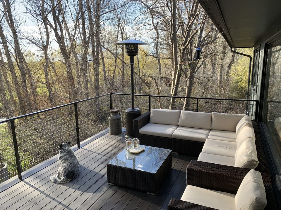 Upper Deck 
