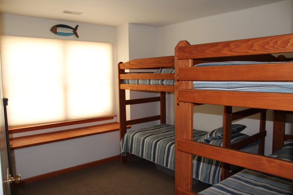 1st floor double bunk room.