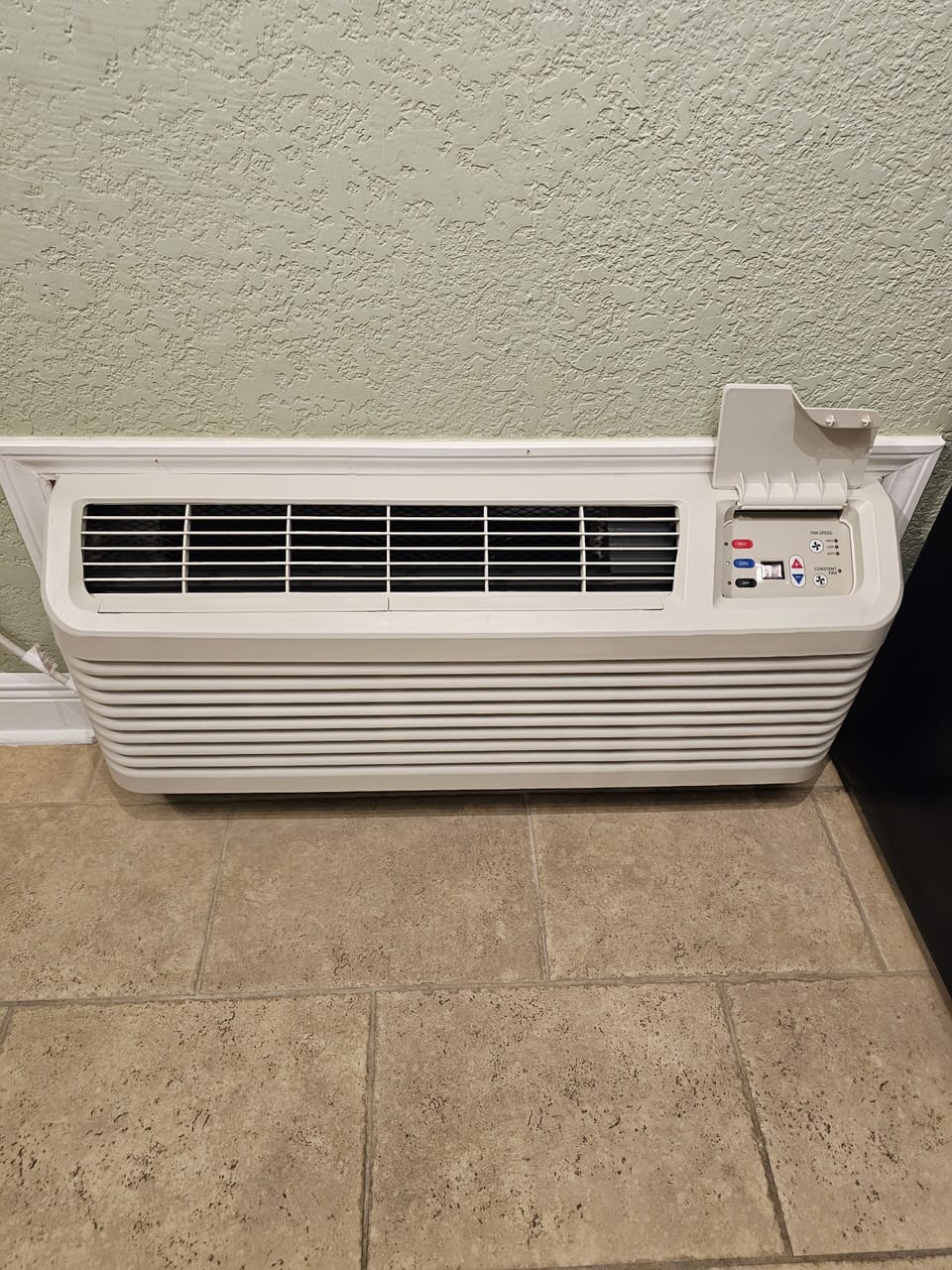 PTAC Unit for cooling & heating.