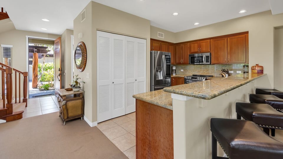 Kitchen bar seating
