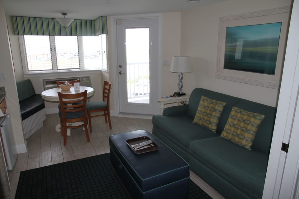 Living Room, Kitchen