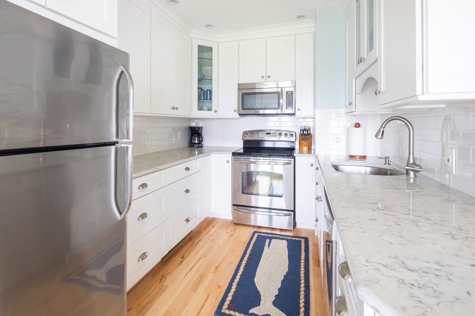 Well-equipped kitchen with everything you need to cook delicious meals.