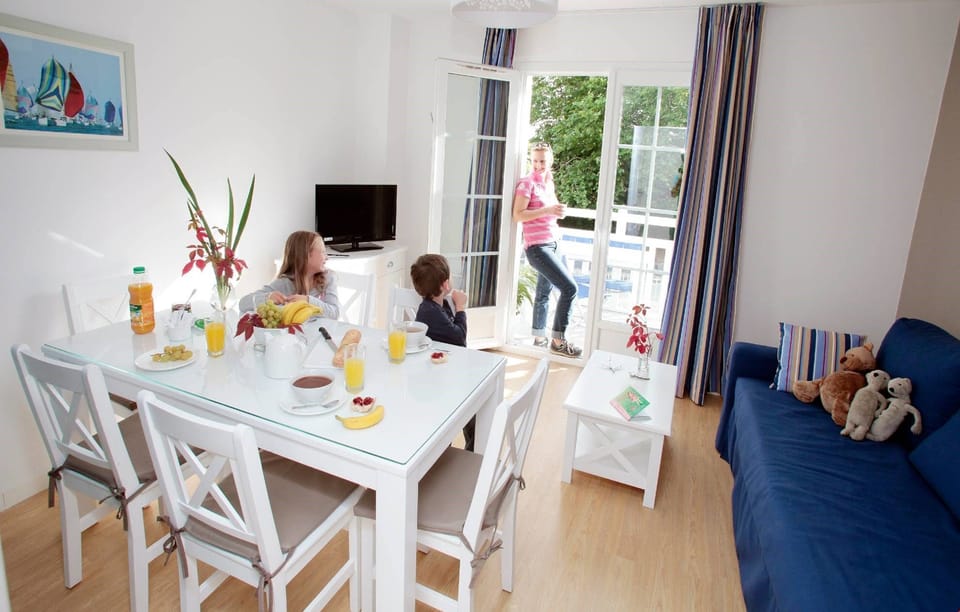 Welcome to your cozy and bright apartment in Cabourg!