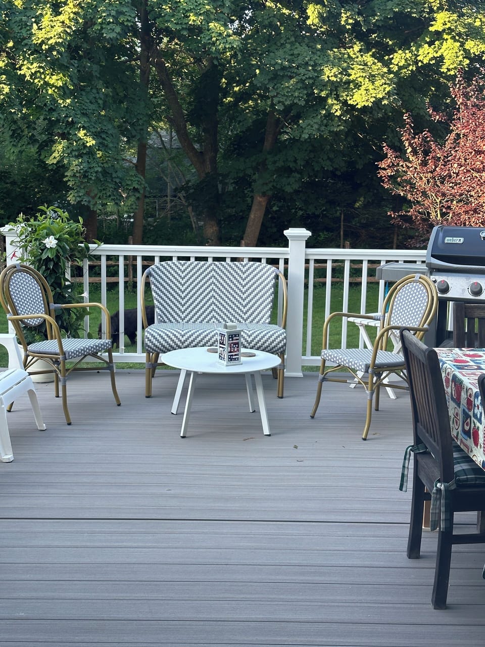 Outdoor dining