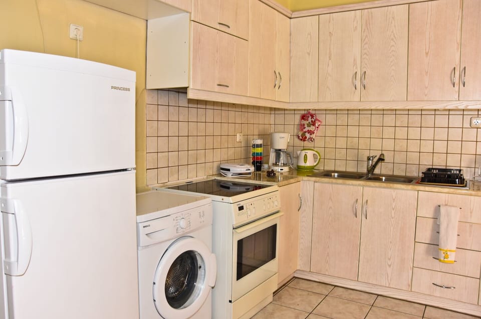 Kitchen equipment