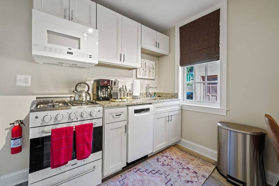 High end white with stainless accent applilances