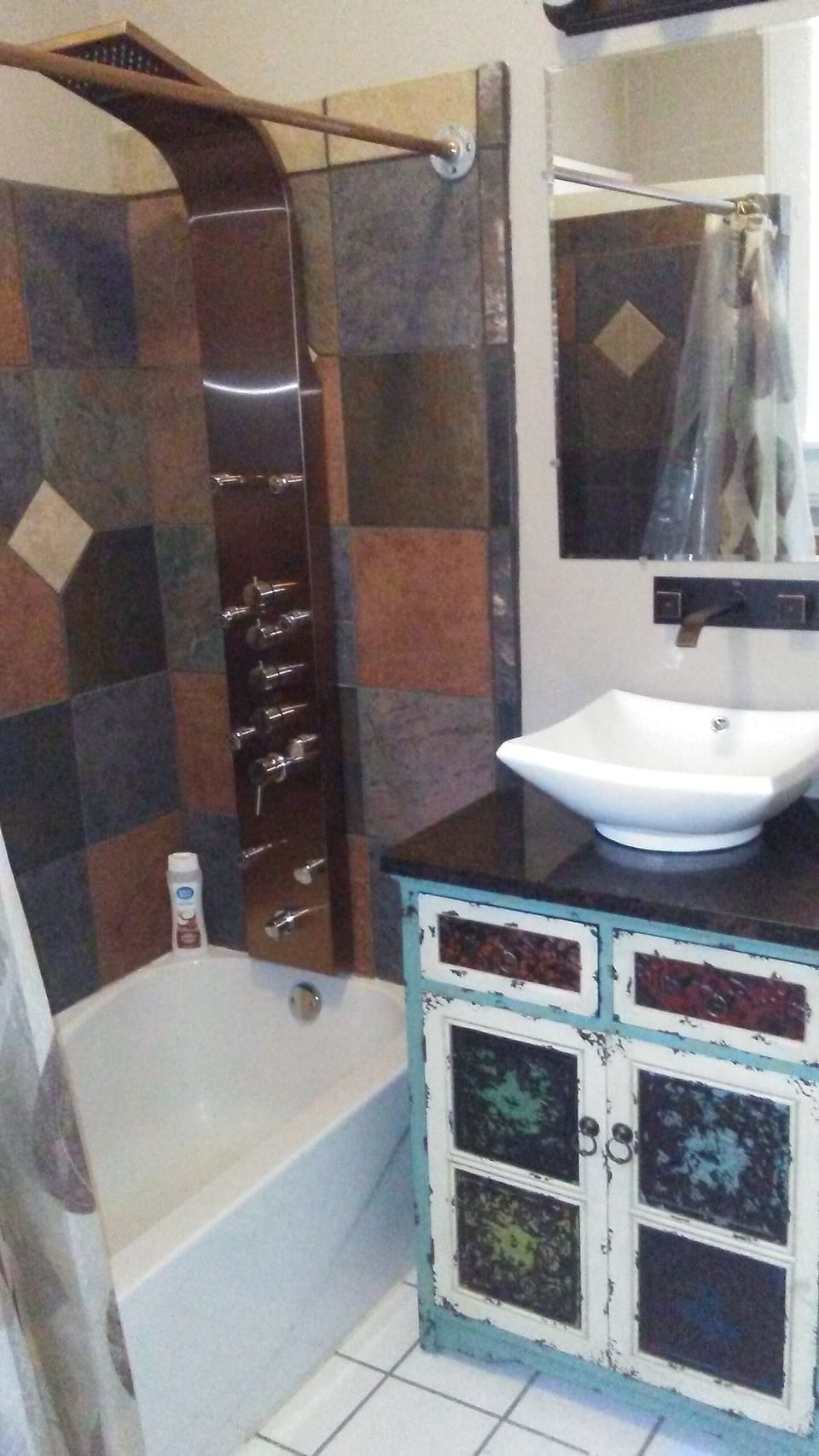 House Suite Bathroom