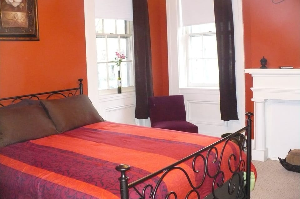 House Suite bedroom #1