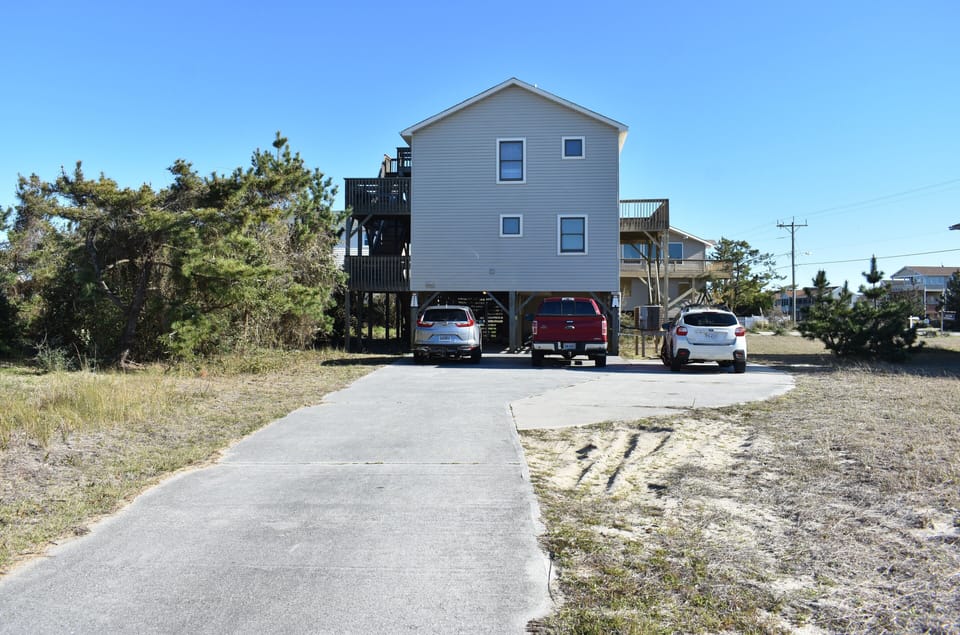 Parking for 8 vehicles or bring your boat.