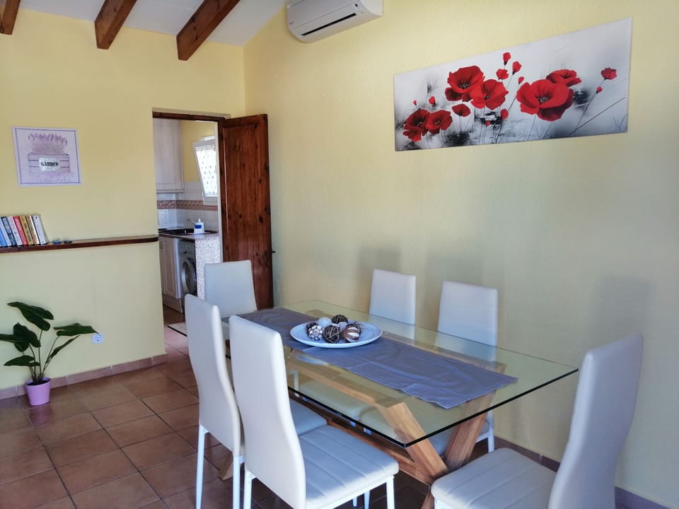 DINNING ROOM