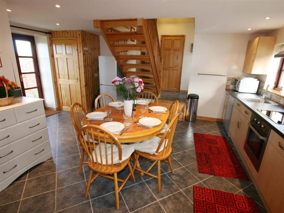 Kitchen dining room