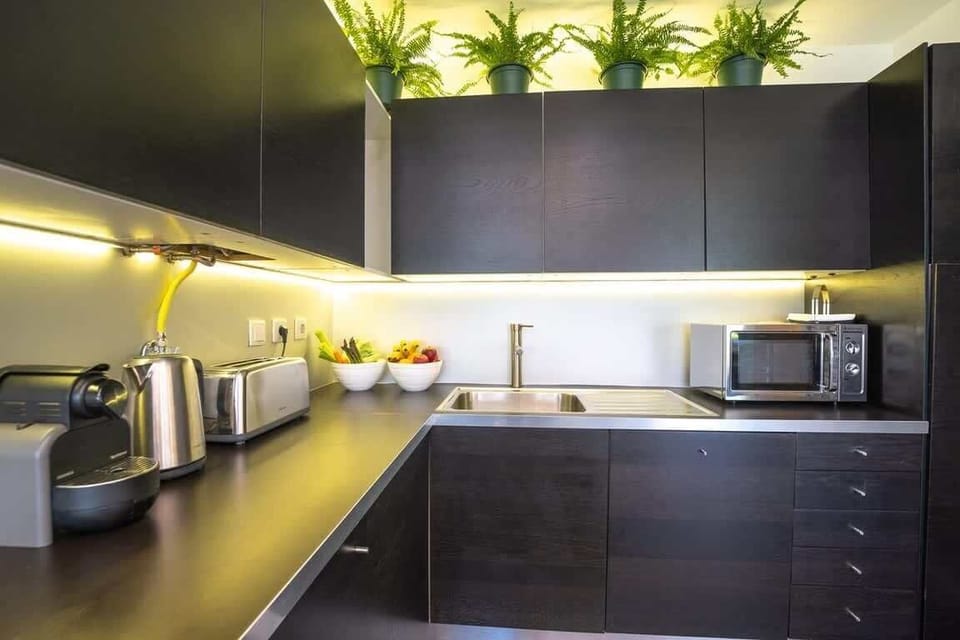 Live memorable moments in our open space, where the well-equipped kitchen