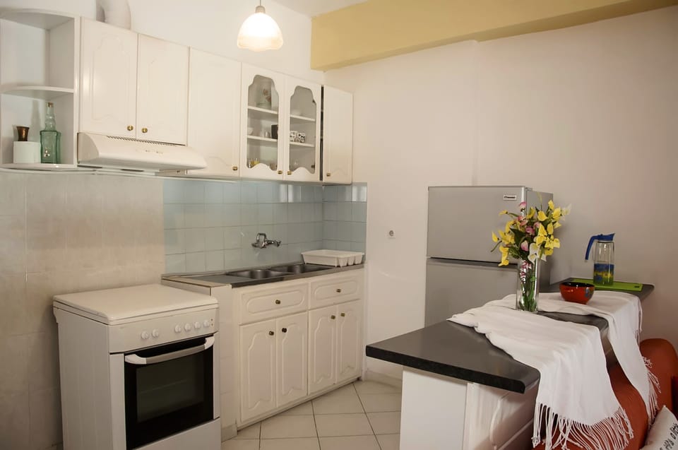 Very well equipped kitchen.