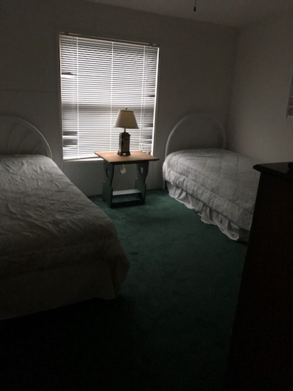 Middle bedroom 
