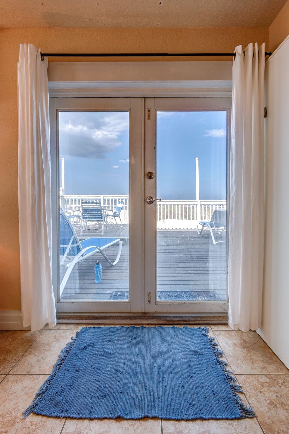 Direct ocean view from main room
