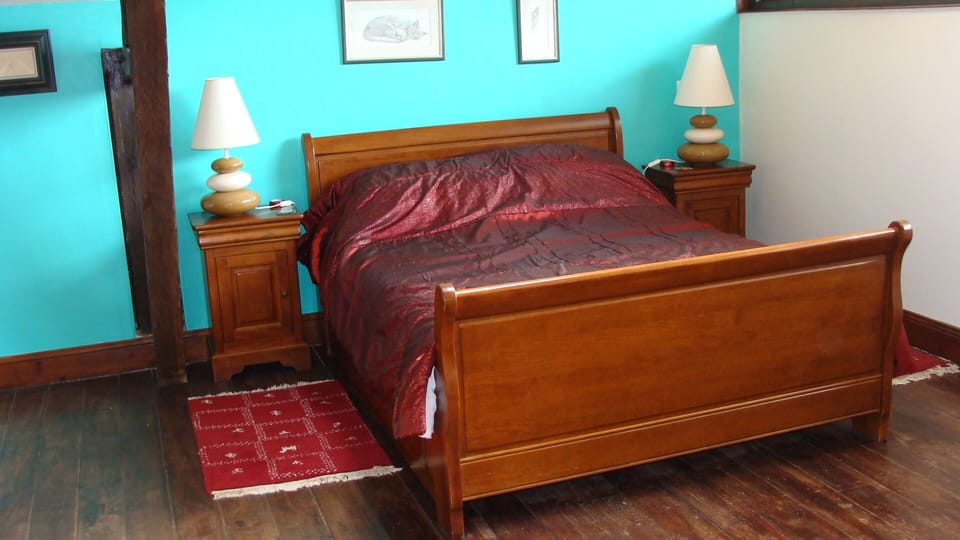 Valley view
 gite bedroom