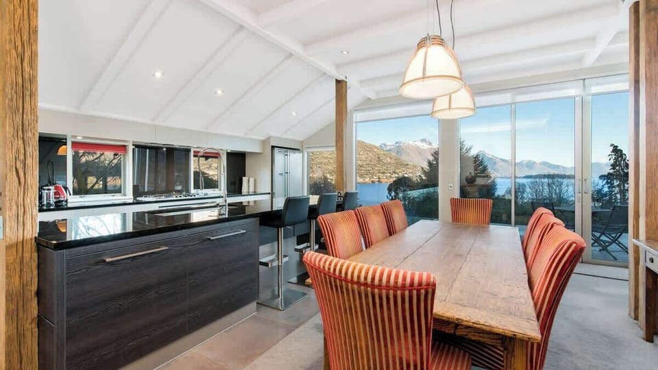 Open plan living with spectacular Lake Views 