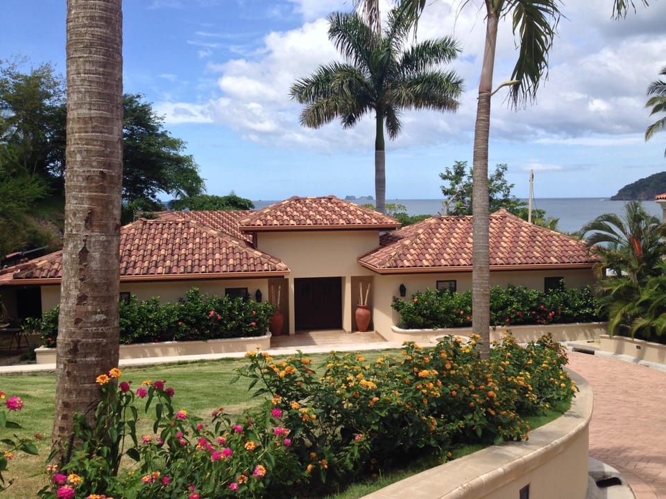 Your entrance to paradise!