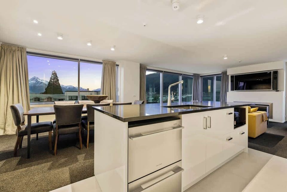 Open plan living. dining and kitchen 