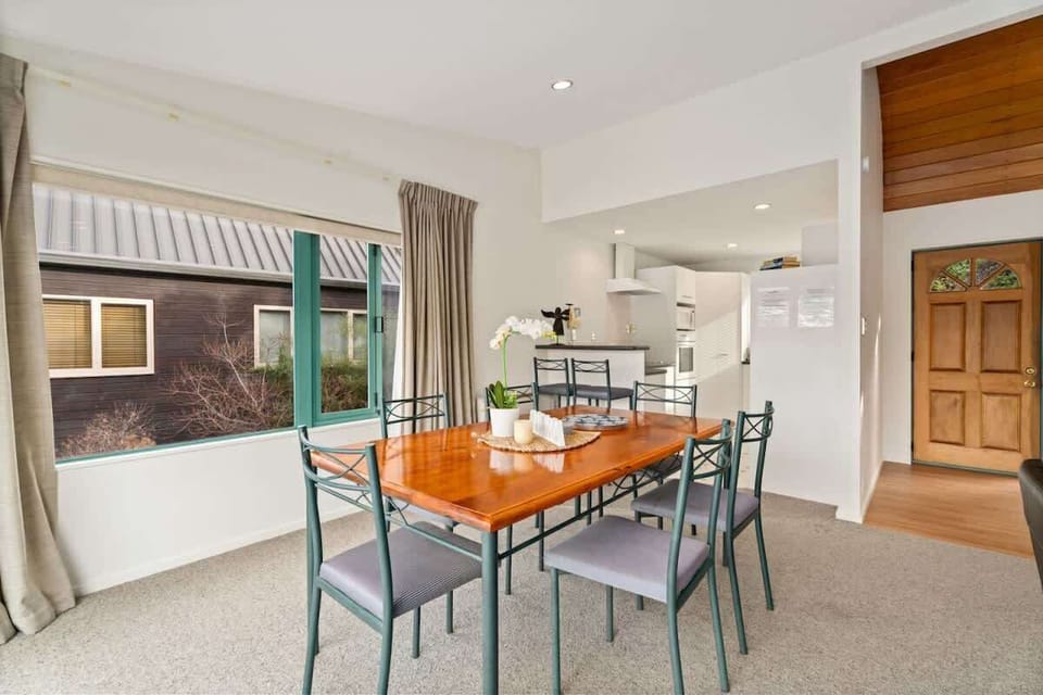 Open plan living with Remarkable views 