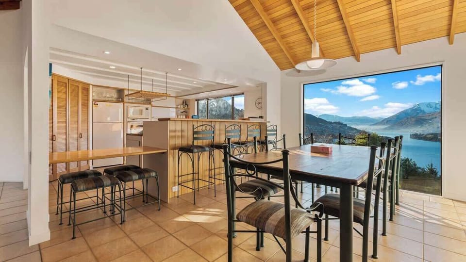 Dining space with Panorama Views  