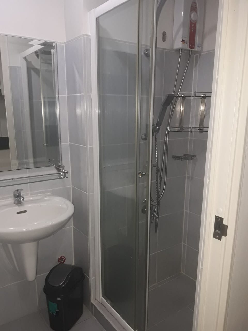 1Bedroom Serviced Apartment #28 Near MOA