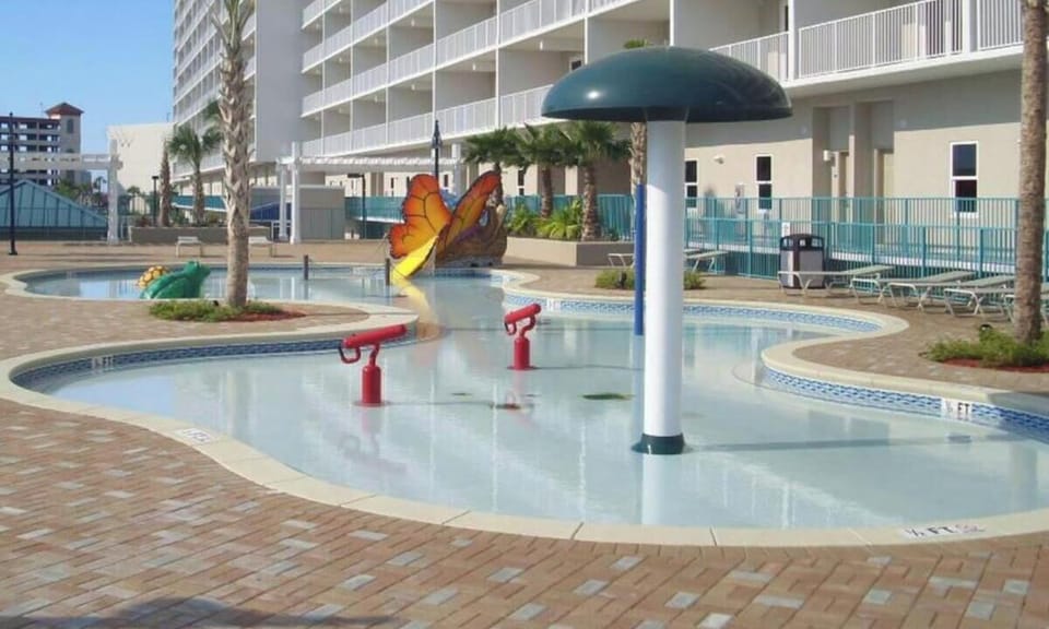 kiddie pool