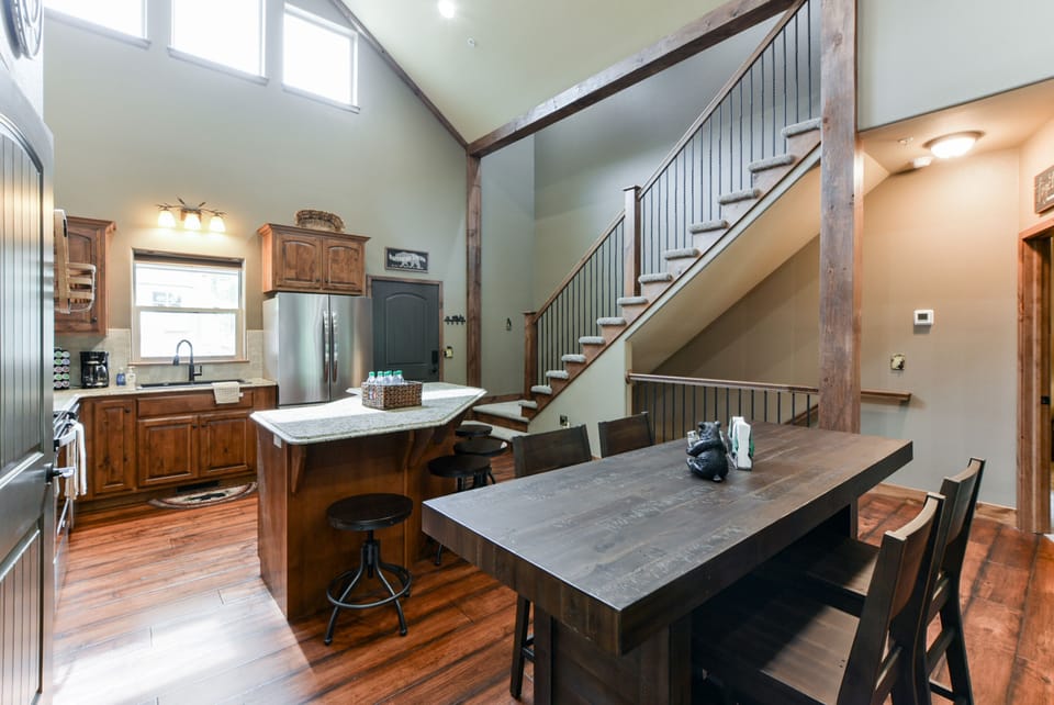 Open Living Area - Make Black Bear Lodge Your Home Away From Home