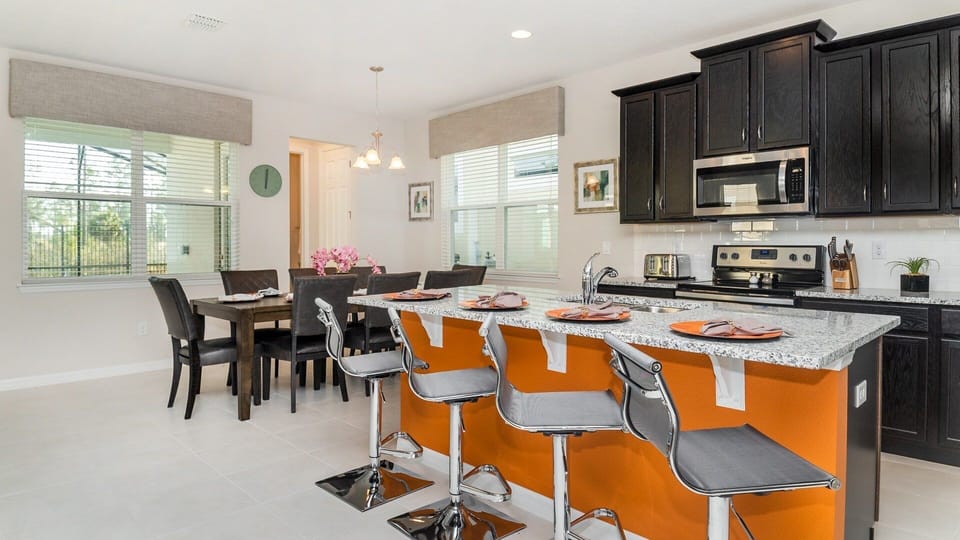 Kitchen Dining Area