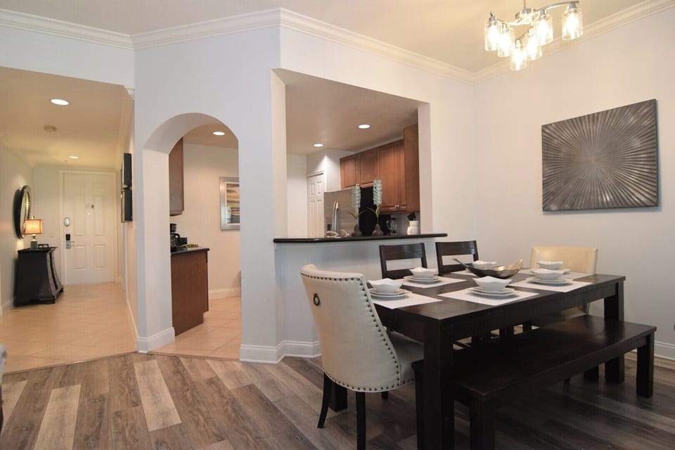 Dining area to seat six next to the fully-equipped kitchen