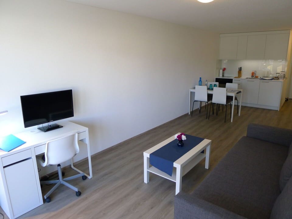 Room, Furniture, Property, Building, Interior Design, Floor, Table, Desk, House, Office