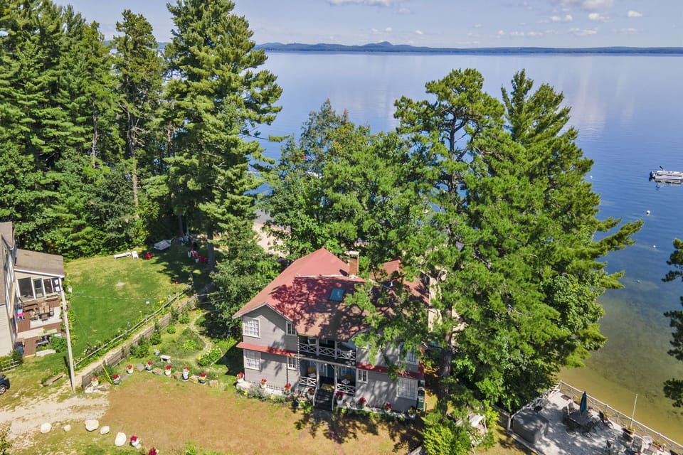 Shiloh Villa on Big Sebago Lake