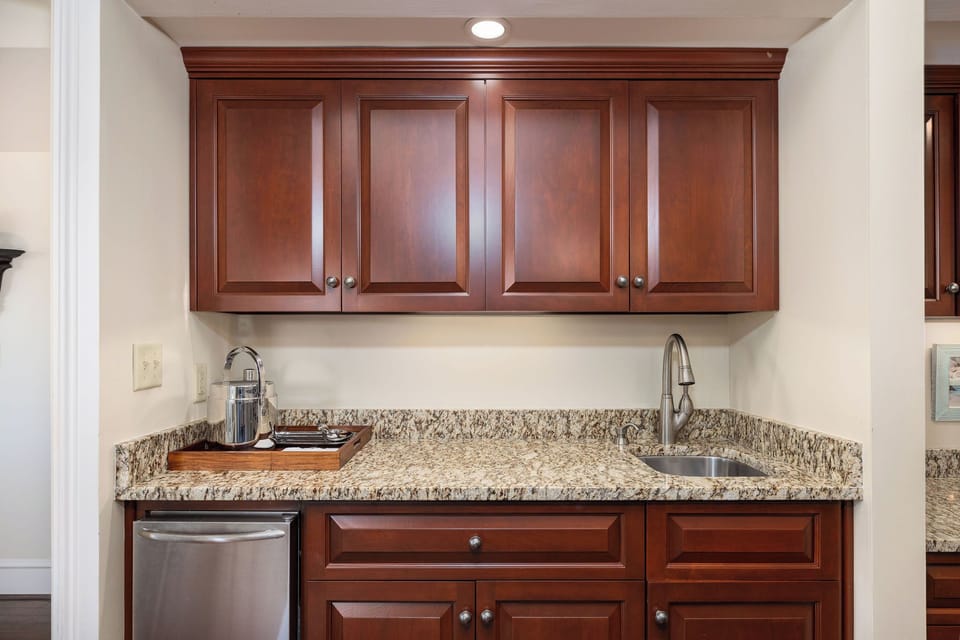 Wet Bar Area