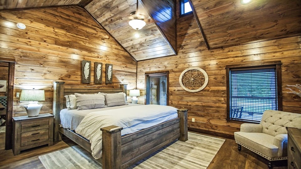 Master Bedroom - King Bed, TV, and Dresser