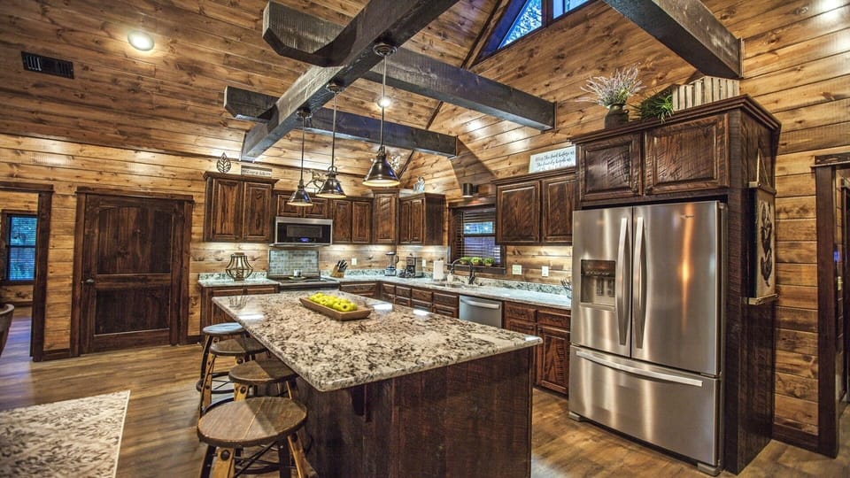 Kitchen, Granite Counters, Stainless Steel Appliances, Oven, Dishwasher...