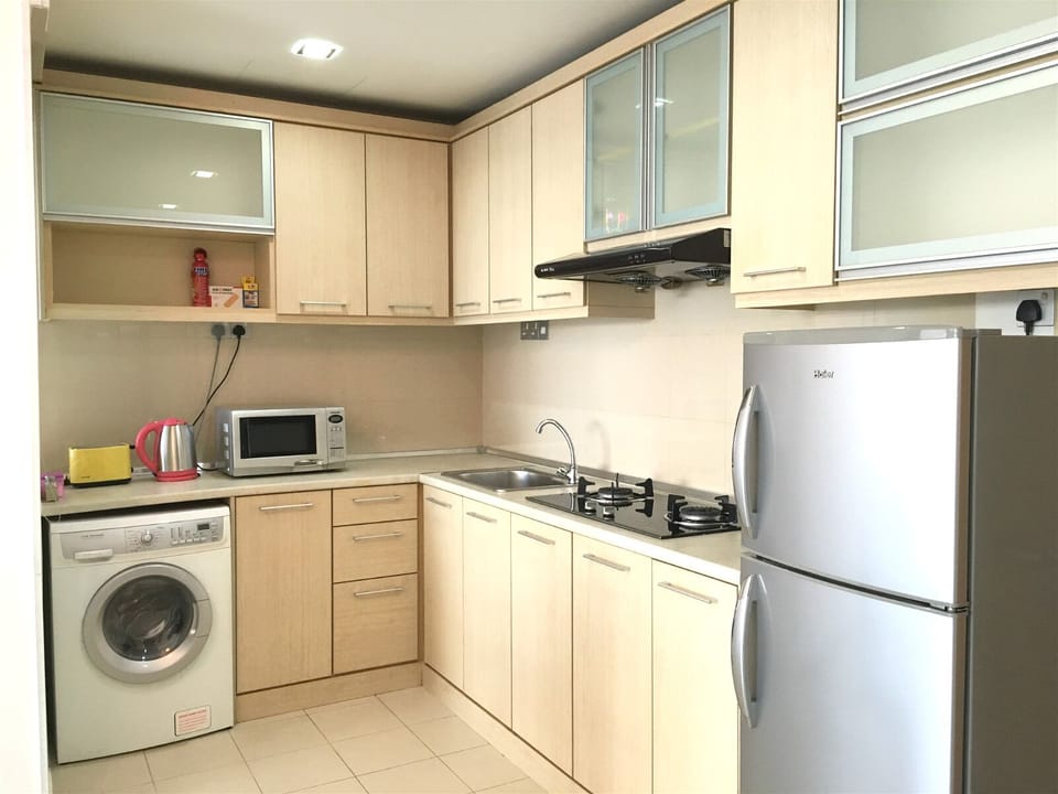 Next to KL Sentral LRT Station, 6pax #4