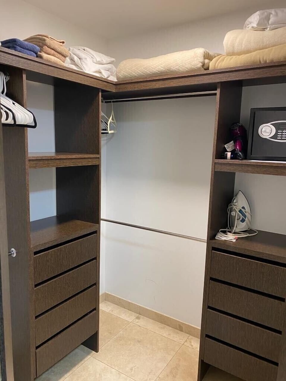 Master room walking closet and safety box
