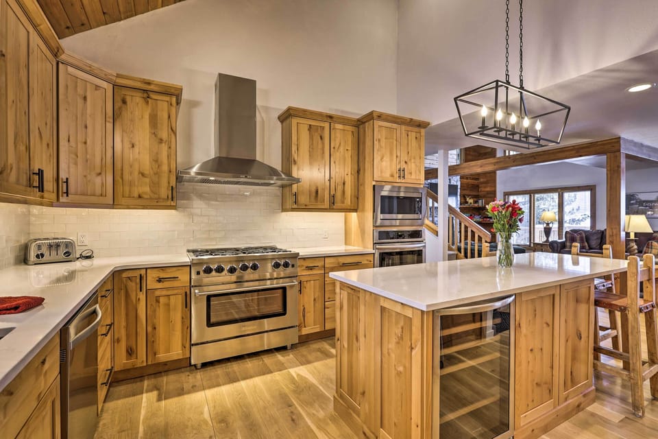 Fully Equipped Kitchen | Gas-Range Stove