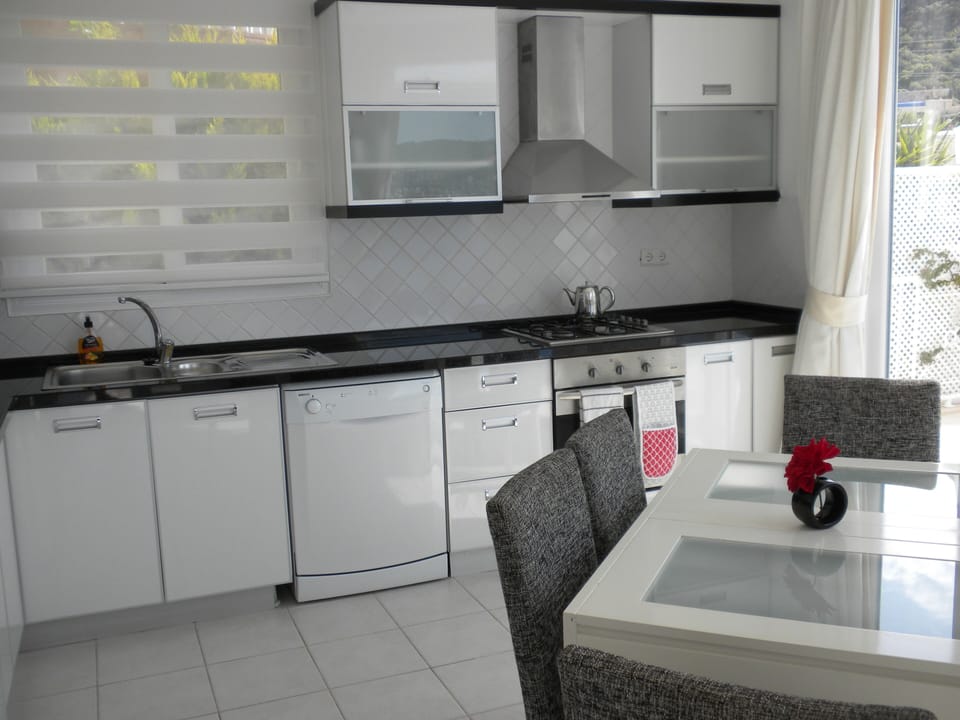 Fully Equipped Kitchen. 