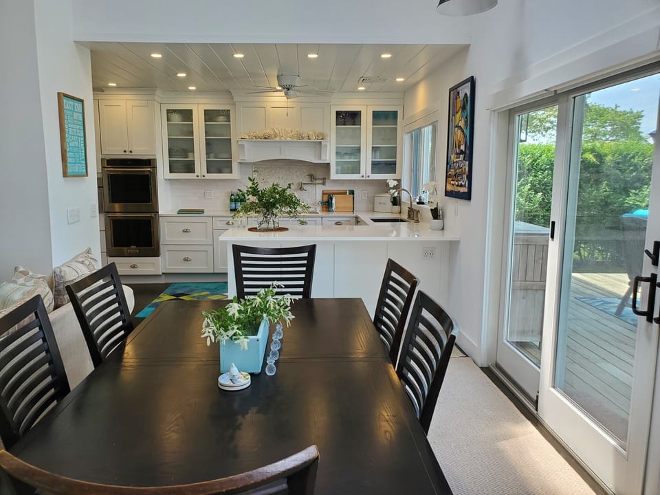 Full dining table