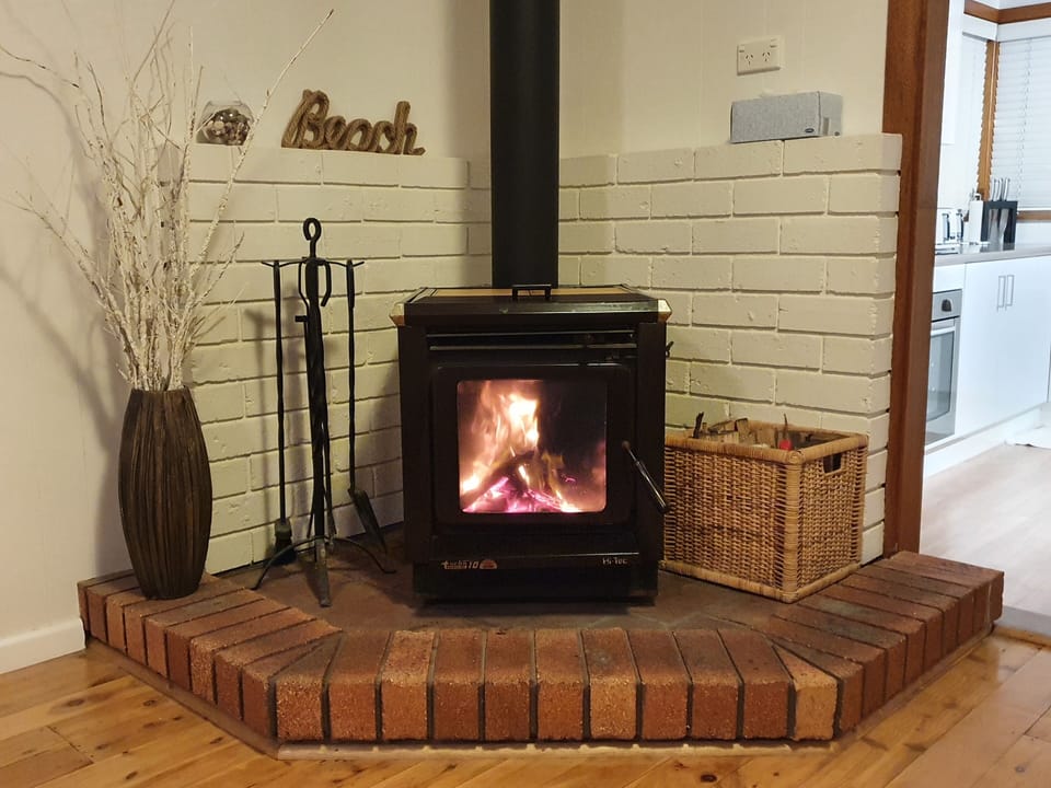 Combustion fireplace